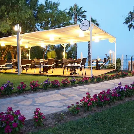 Royal Hotel